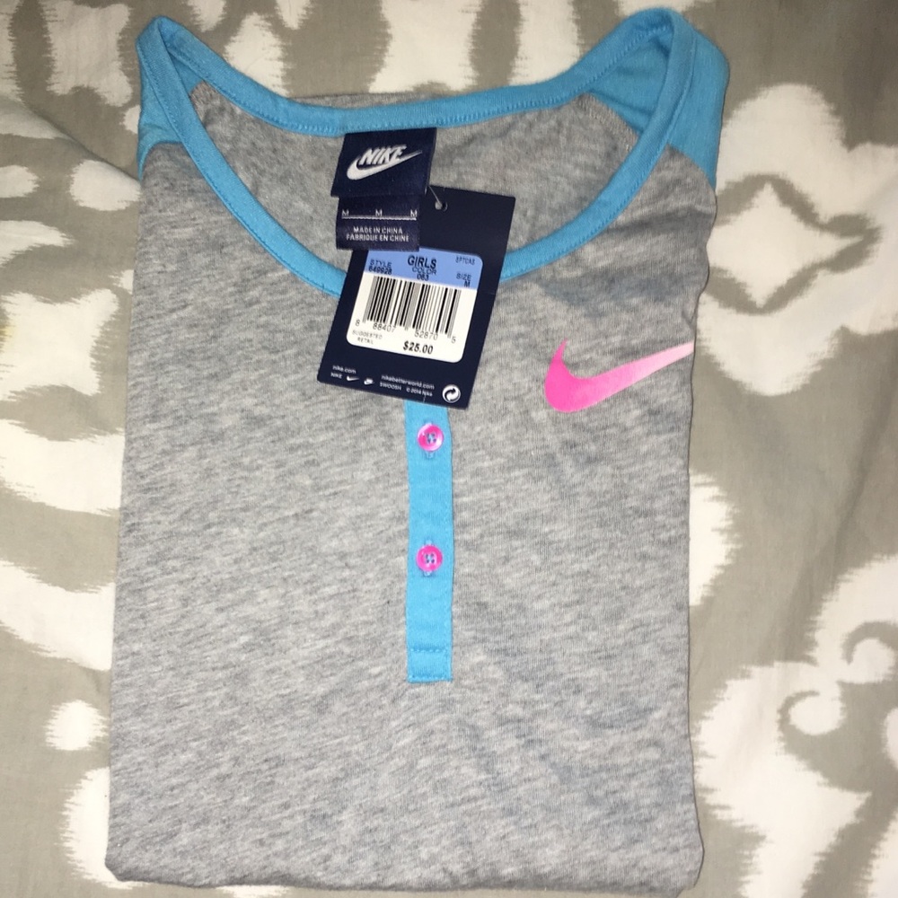 girls nike shirt